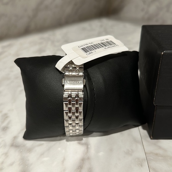 Citizen Womens 50% OFF XMAS Blue Watch NWT - Picture 4 of 5